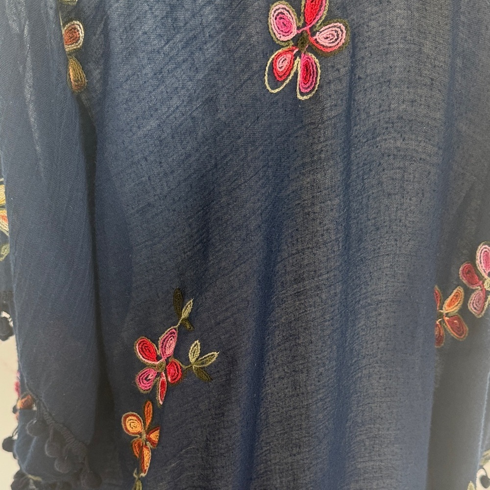 Do Everything In Love Floral Embroidered Kimono/Beach Cover Up Pom Pom Trim O/S - Picture 7 of 7